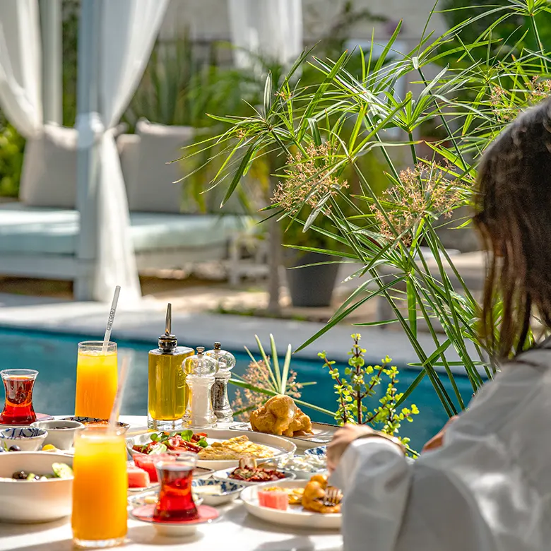 casaluna-hotel-alacati-iletisim-cesme-02